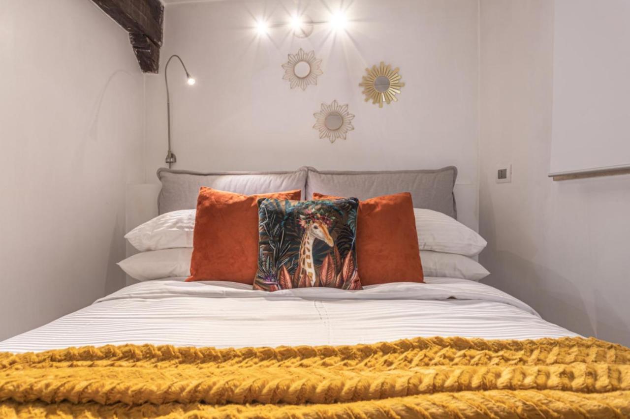 Lucrezia Apartment - Close To Piazza Navona Roma Exterior foto